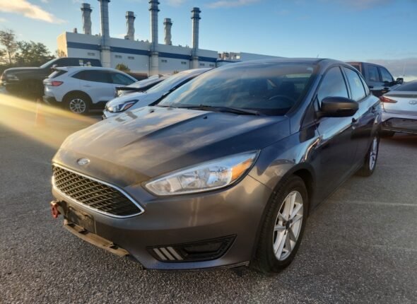 2015-Ford-Focus-10352009313246158