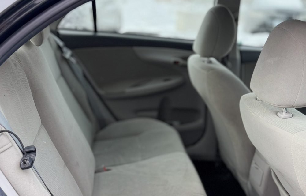 2013-Toyota-Corolla-04869638752550798