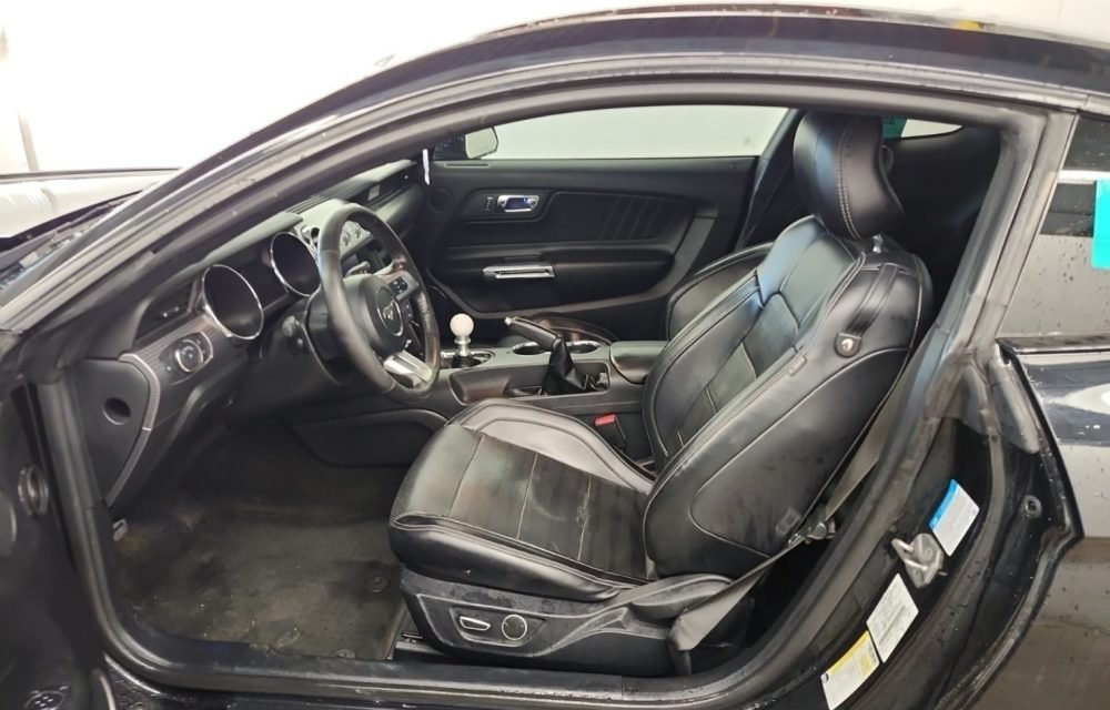 2015-Ford-Mustang-07551869640842002