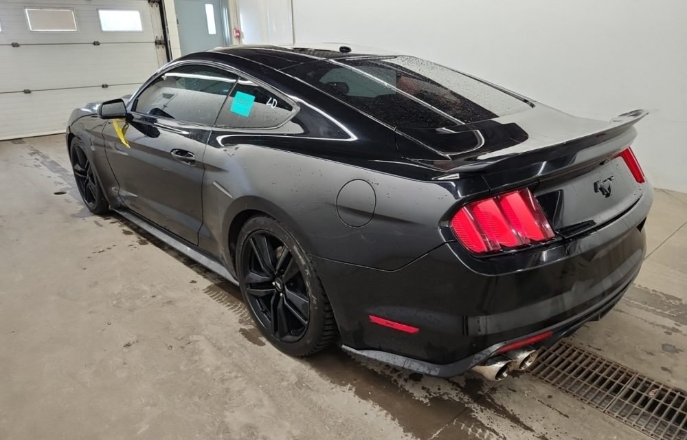 2015-Ford-Mustang-9477379512629351