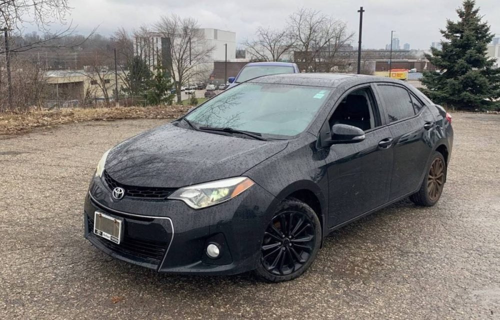 2016-Toyota-Corolla-09963393499896456