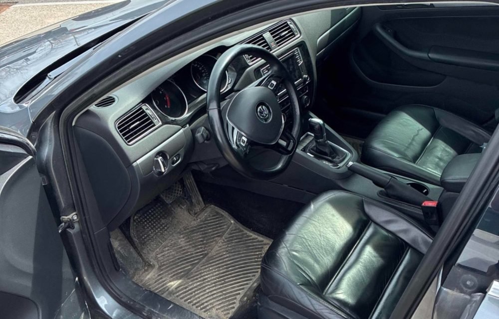2016-Volkswagen-Jetta-43802608284967914