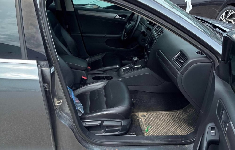 2016-Volkswagen-Jetta-6701828140674144