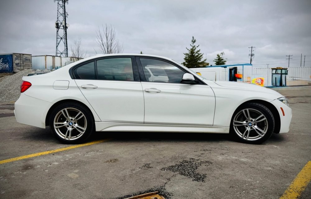 2017-BMW-330i-8272504424793592