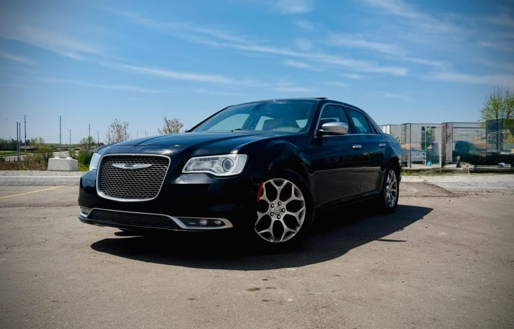 2017-Chrysler-300C-8833055690803242