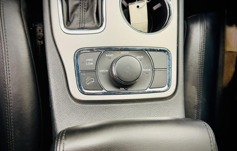 2018-Jeep-GrandCherokee-03329176720652249