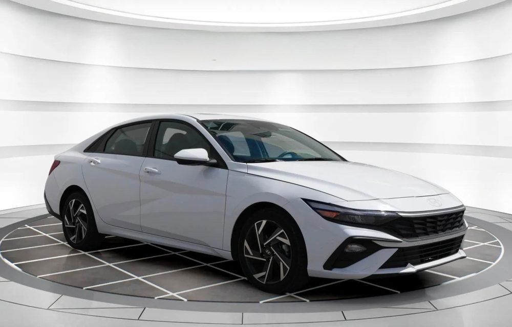 2025-Hyundai-Elantra-28122040156462025