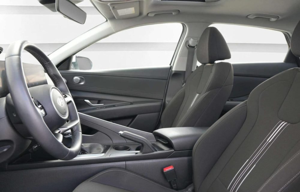 2025-Hyundai-Elantra-6962527263408629